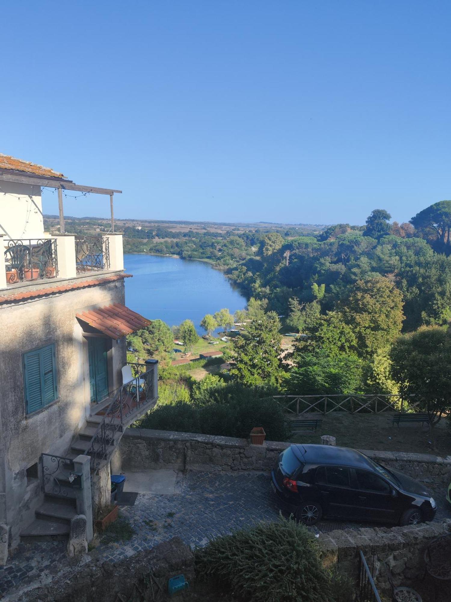 Appartamento Chalet RomAntica ai Pescatori Anguillara Sabazia Esterno foto